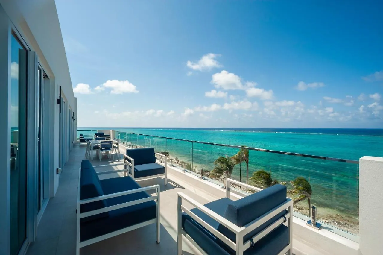 Rum Point Club Residences Driftwood Village Hotel