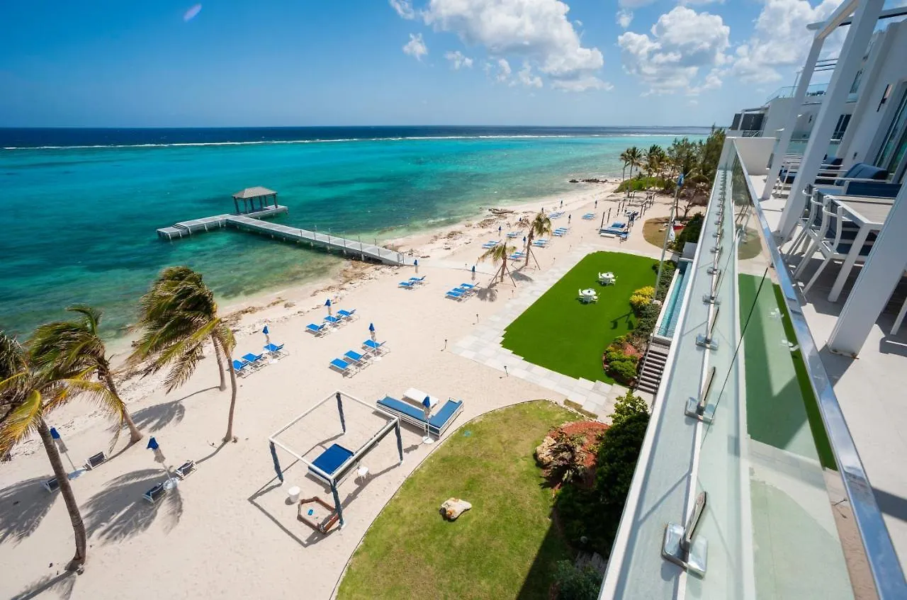 Hotel Rum Point Club Residences Driftwood Village