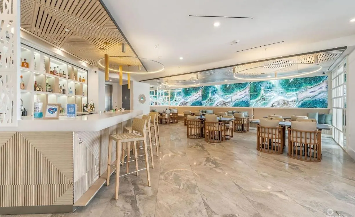Rum Point Club Residences Driftwood Village Hotel